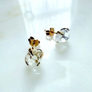 Gold plated stud crystal earrings